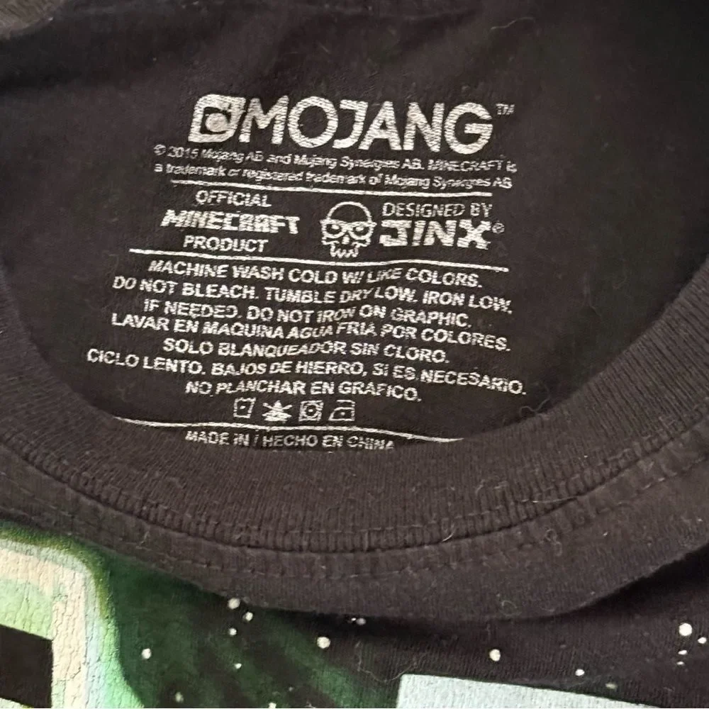 Mojang Minecraft youth, large,‎ long sleeve graphic shirt